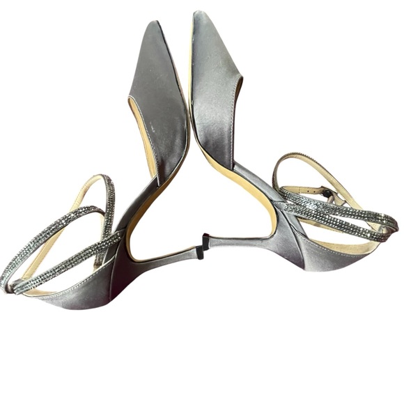 Vince Camuto Ketrinda Size 8.5
Grey Satin - Picture 8 of 16